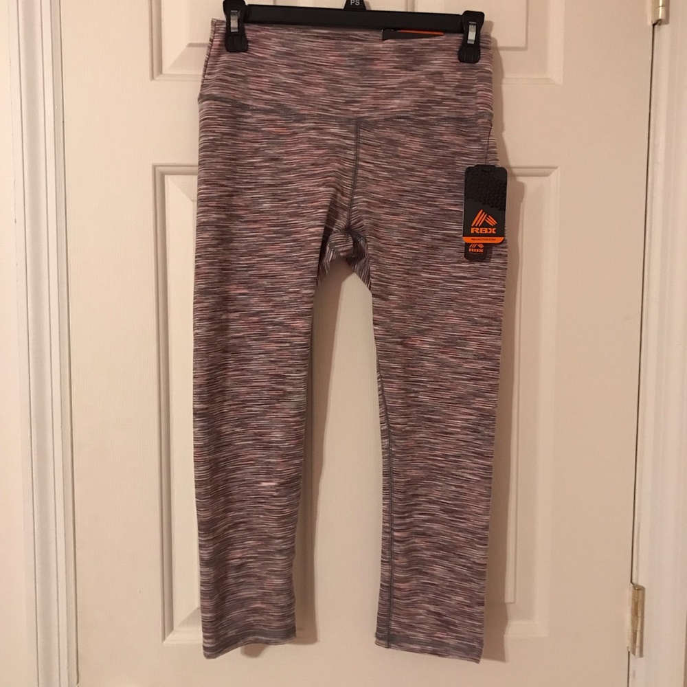 Cropped leg yoga pant